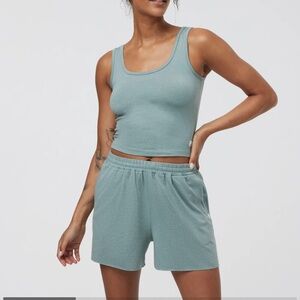 Vuori Halo Essential Tank NWOT